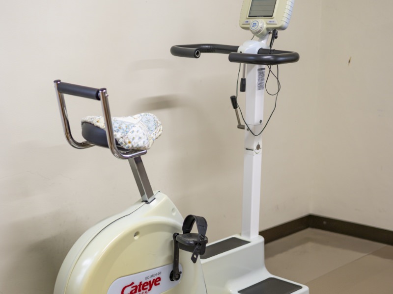 運動療法機器：自転車エルゴメーター